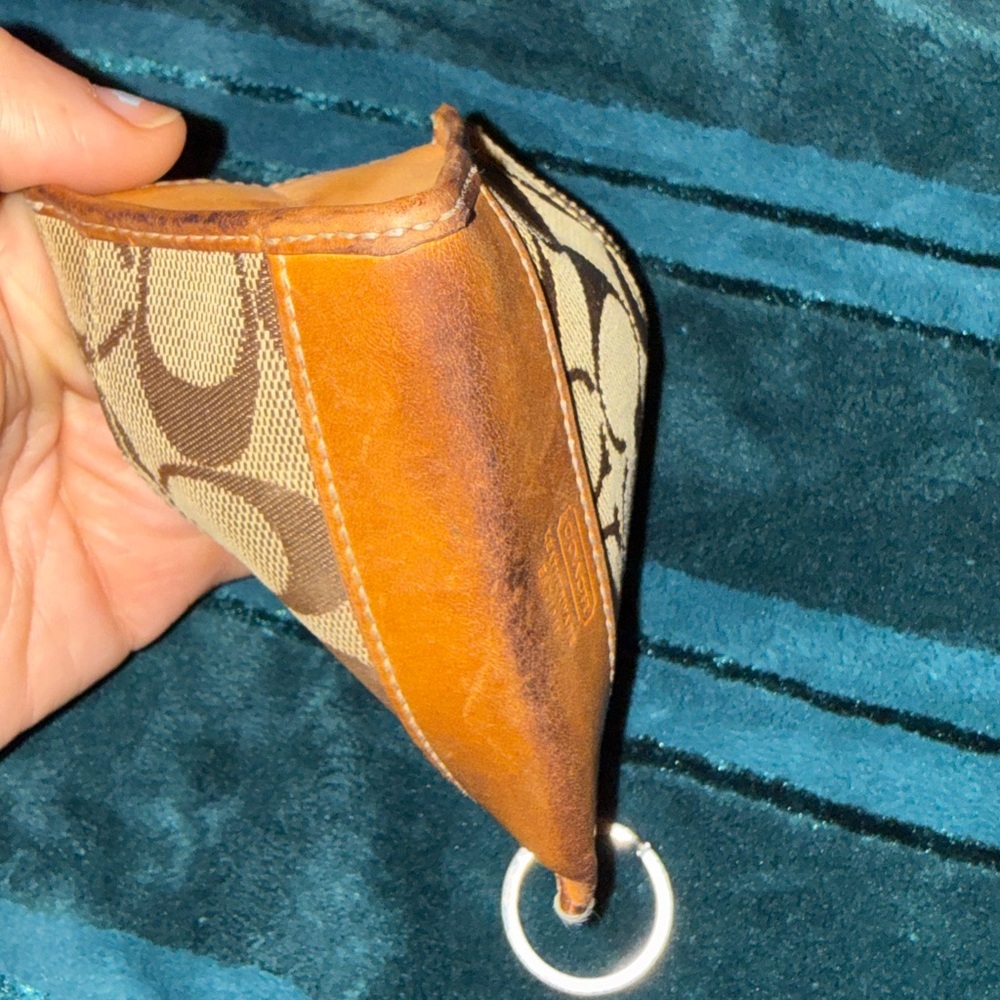 Coach Vintage Signature Brown and Tan Zipper Keychain wallet Vachetta leather - Picture 7 of 7